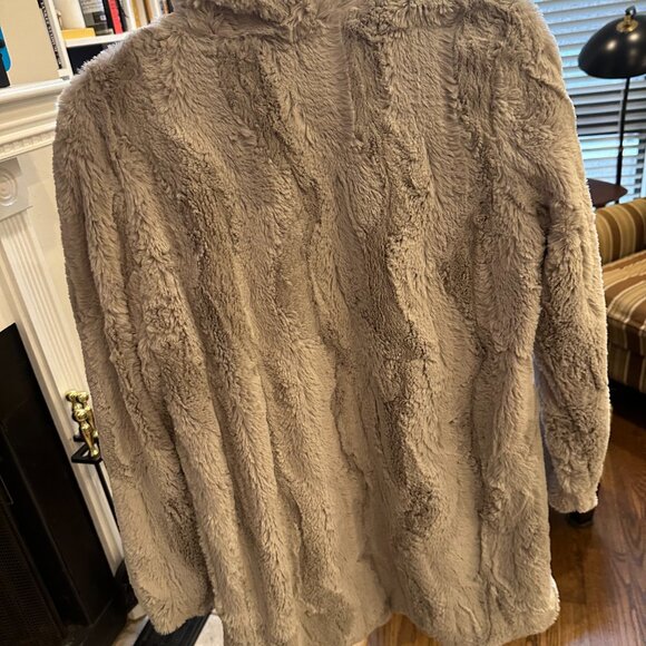 BB Dakota Faux Fur Coat - Picture 4 of 4